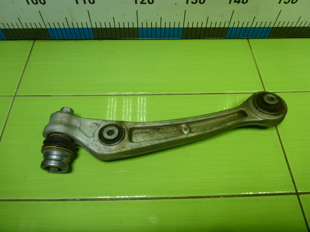 Рычаг передний правый