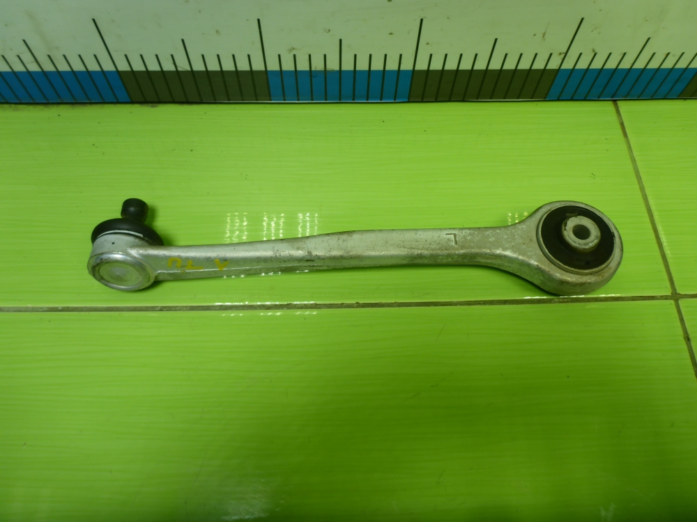 Рычаг передний левый
