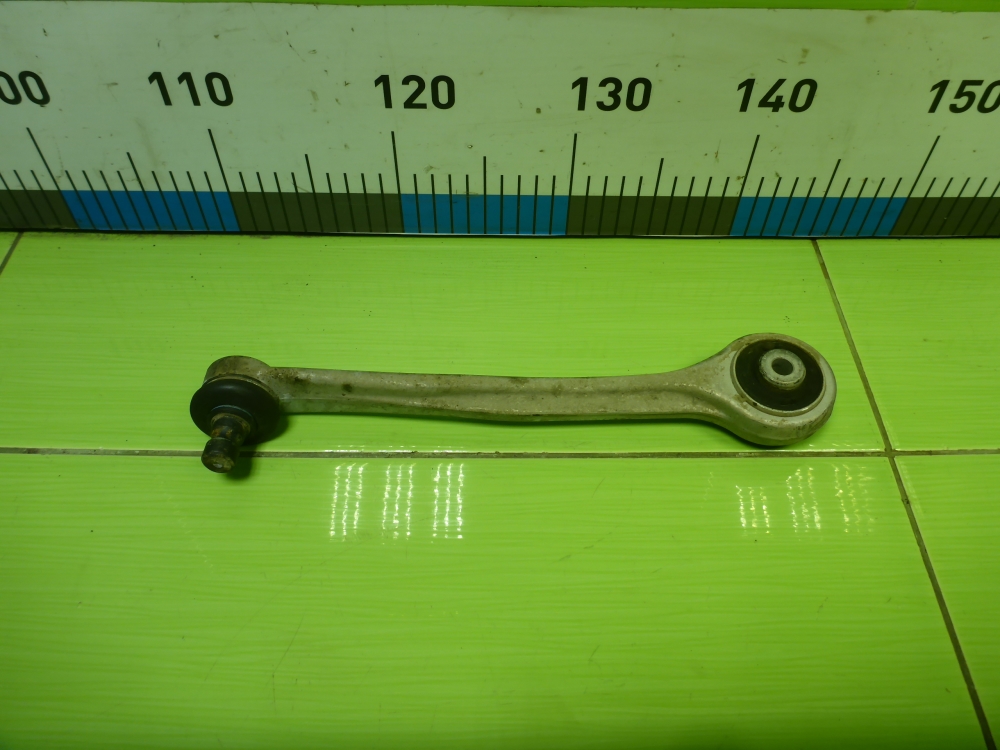 Рычаг передний левый