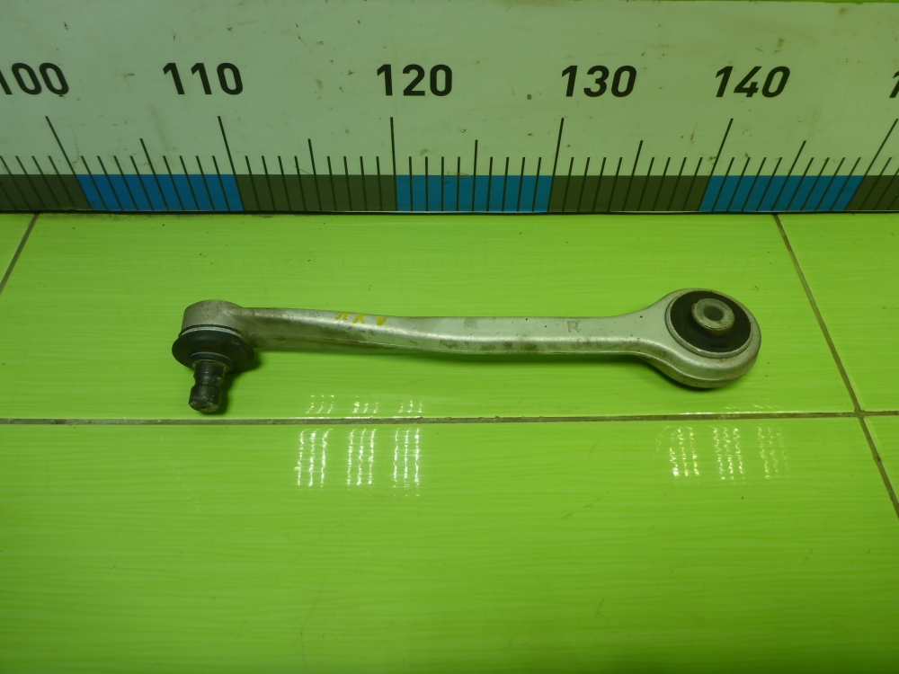 Рычаг передний верхний правый