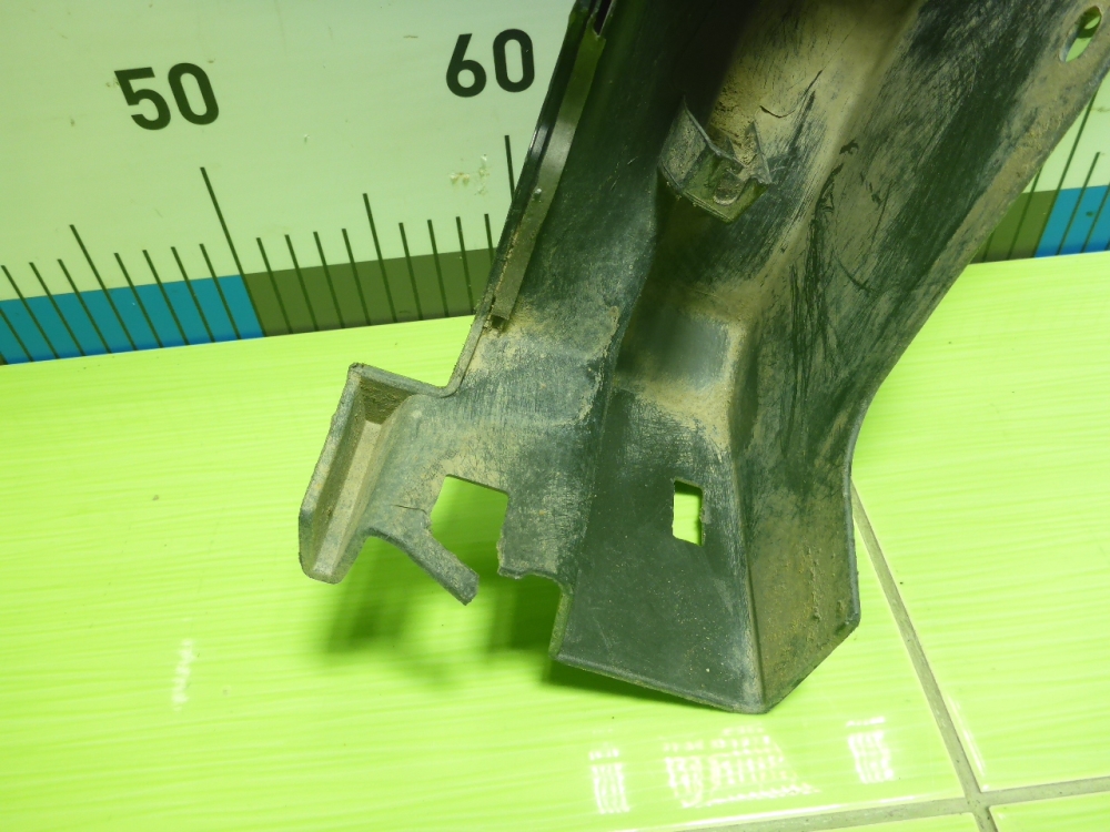 Накладка заднего крыла правого