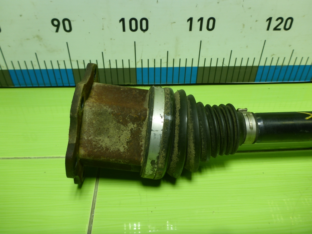 Полуось передняя левая