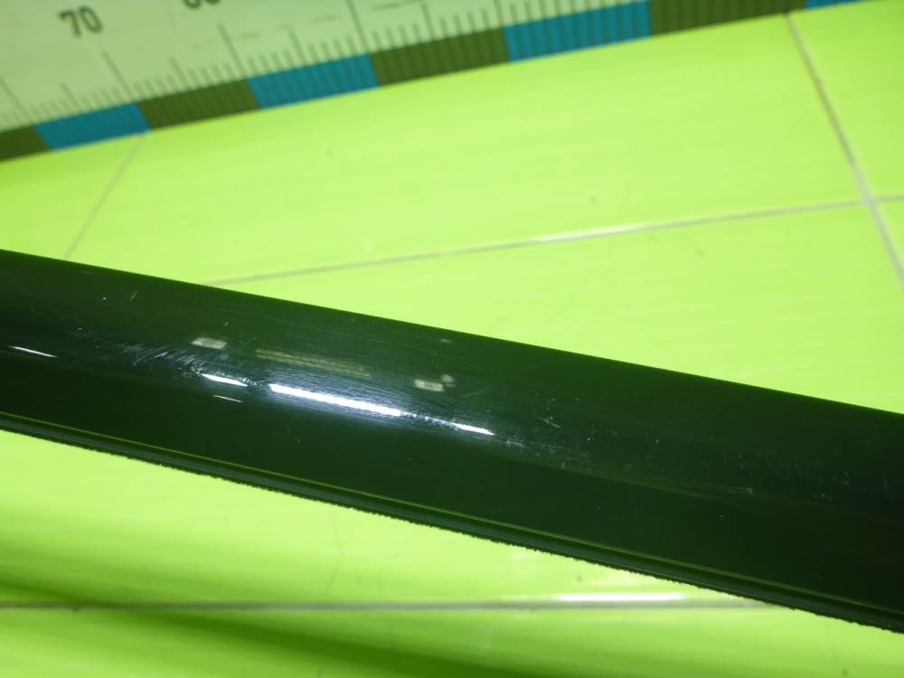 Накладка стекла заднего левого