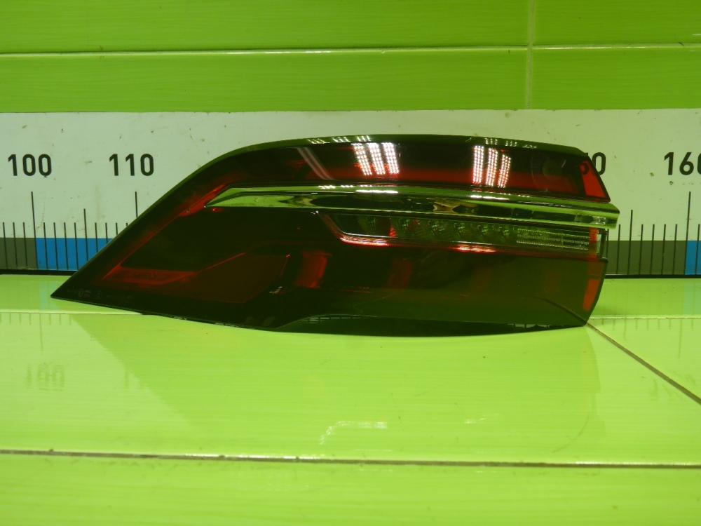 Фонарь задний наружный левый