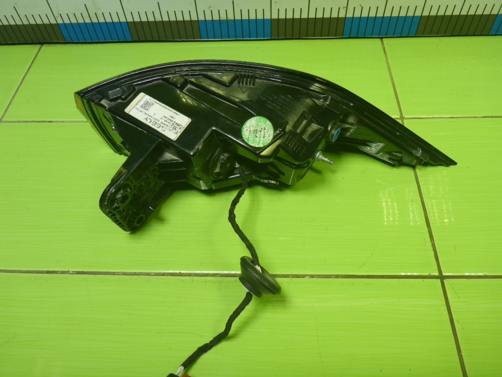 Фонарь задний наружный левый