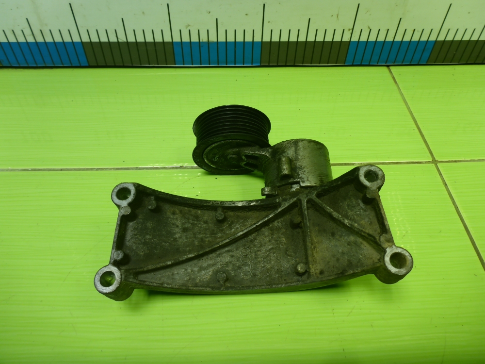 Кронштейн генератора