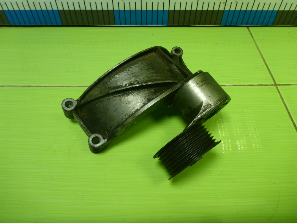 Кронштейн генератора