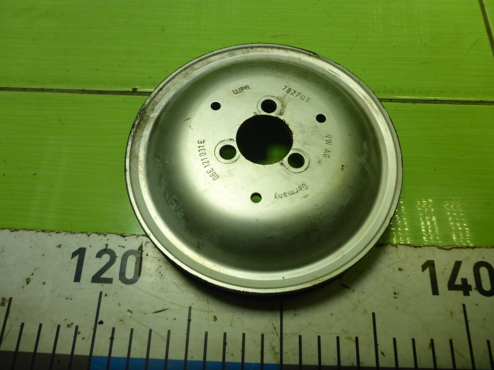 Шкив водяного насоса (помпы)