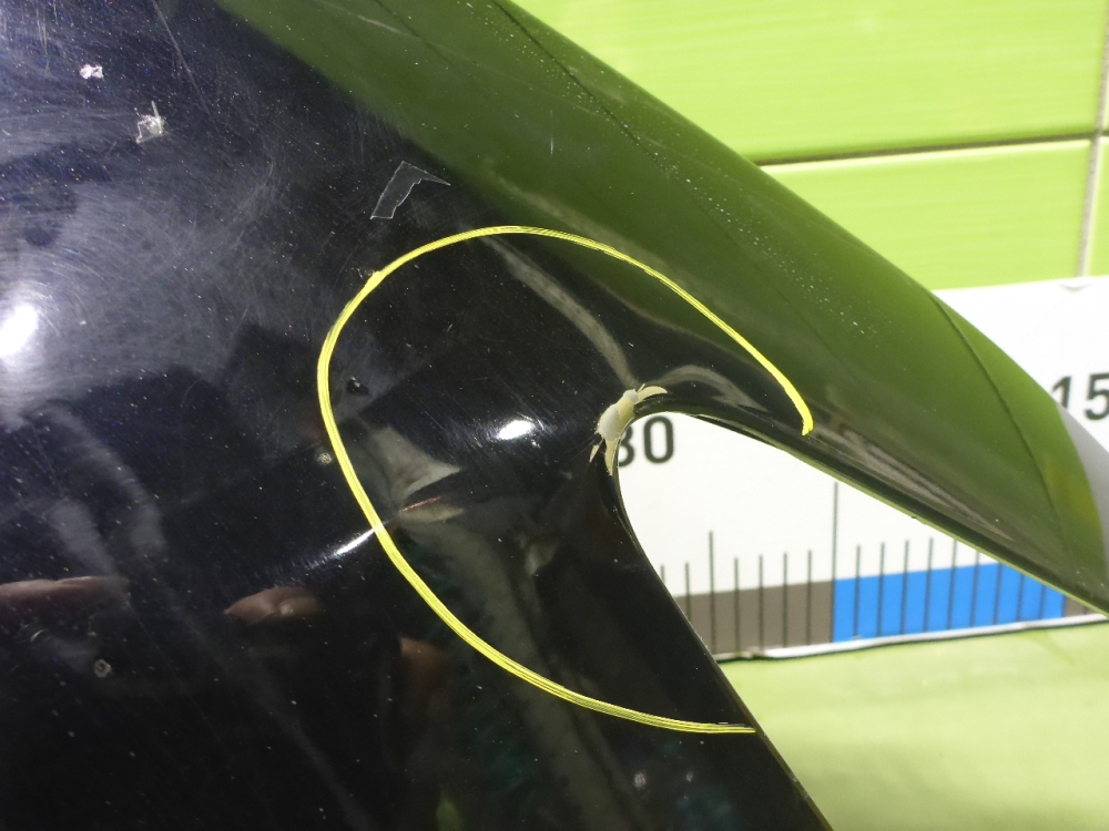 Крыло переднее правое