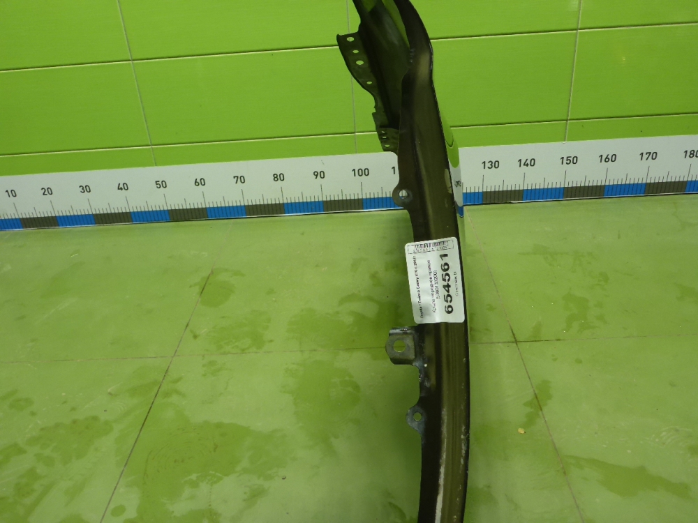 Крыло переднее правое