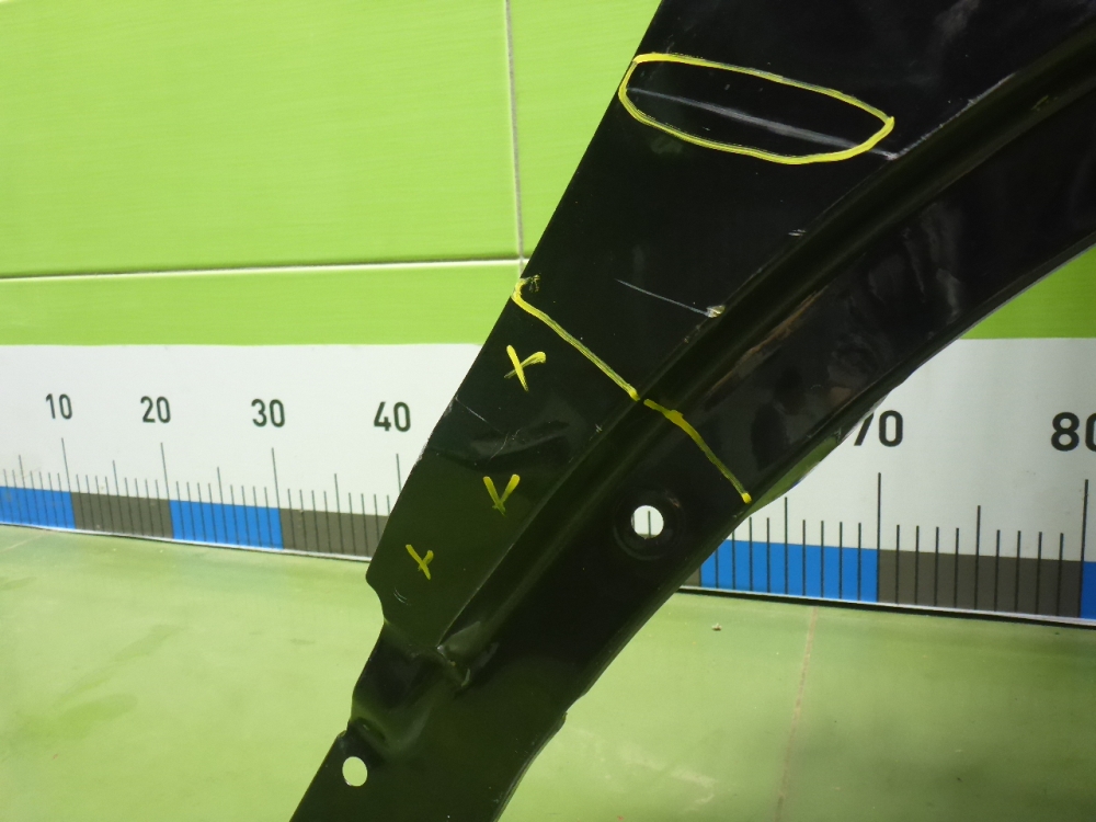 Крыло переднее правое