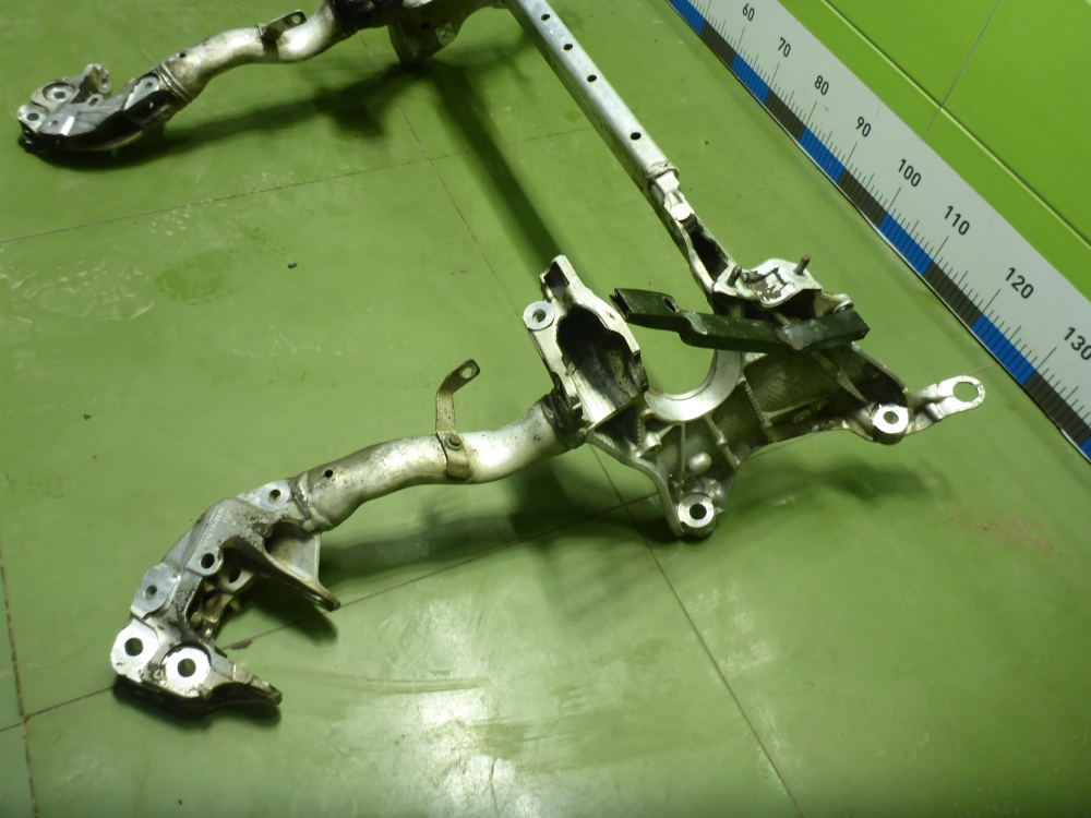 Балка подмоторная