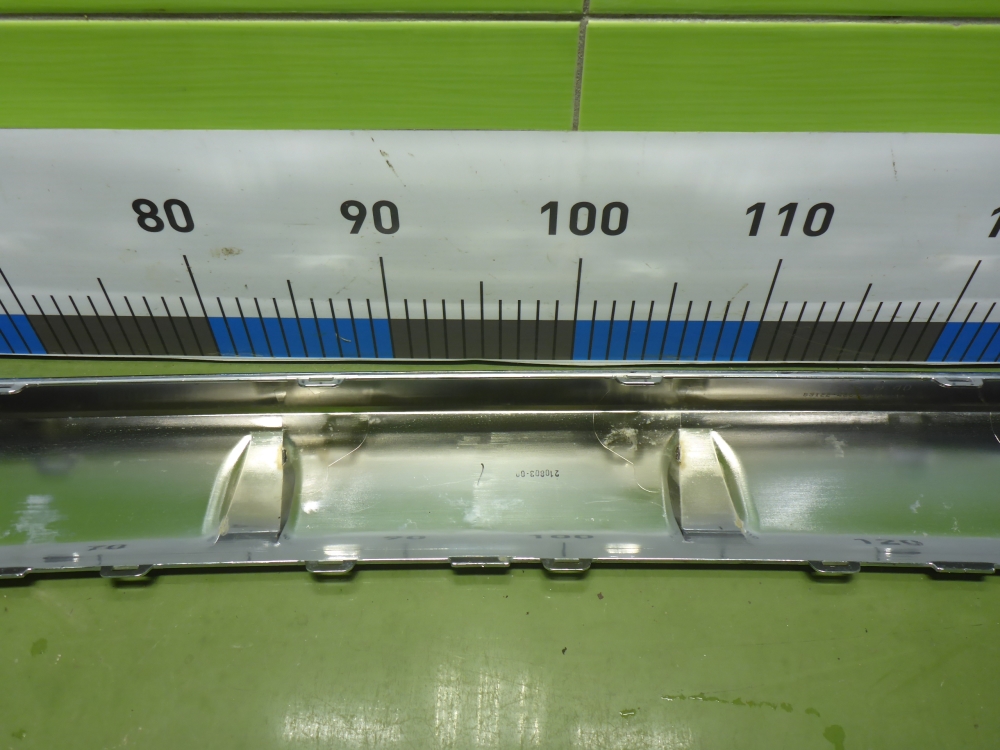 Накладка переднего бампера центральная