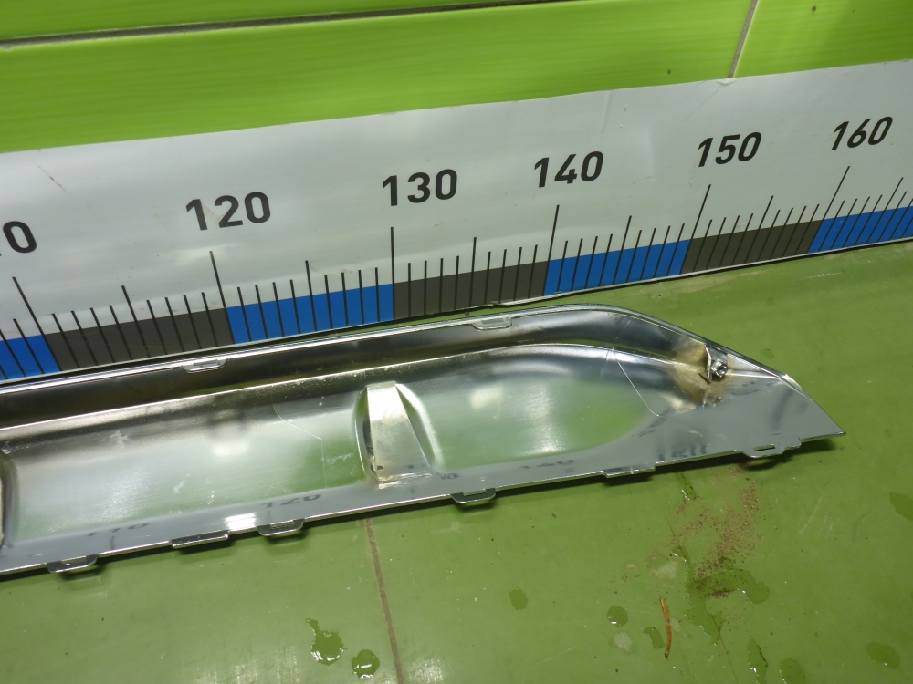 Накладка переднего бампера центральная