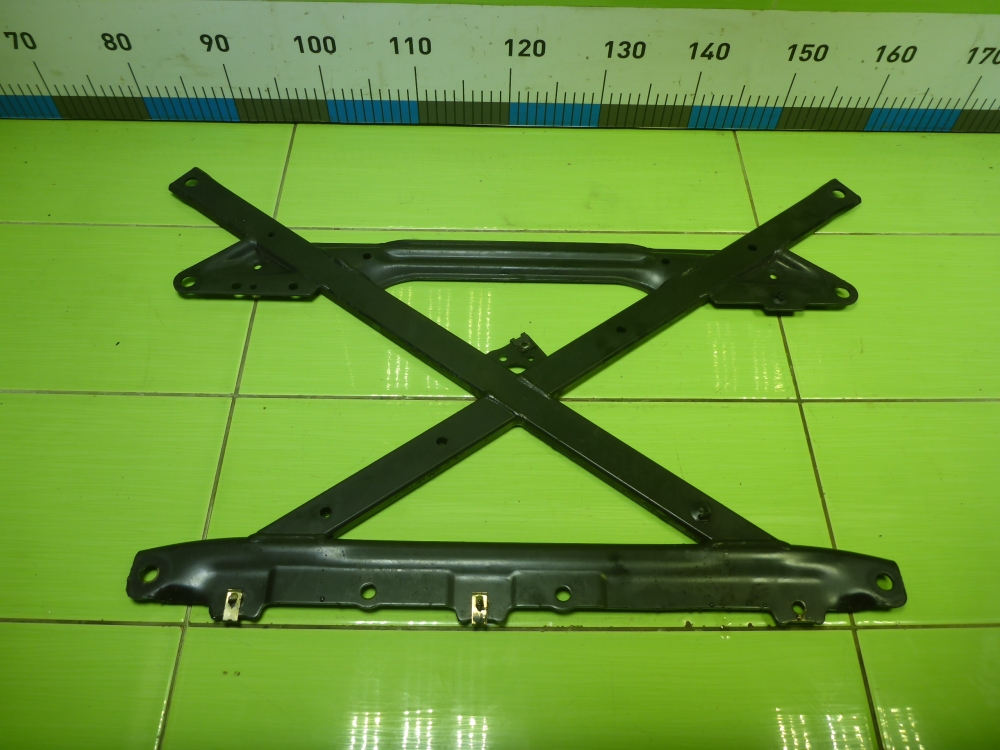 Балка передняя поперечная