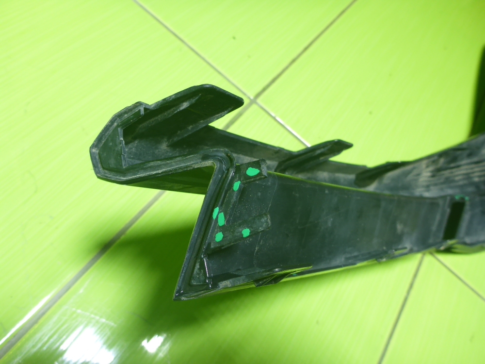 Накладка переднего бампера правая