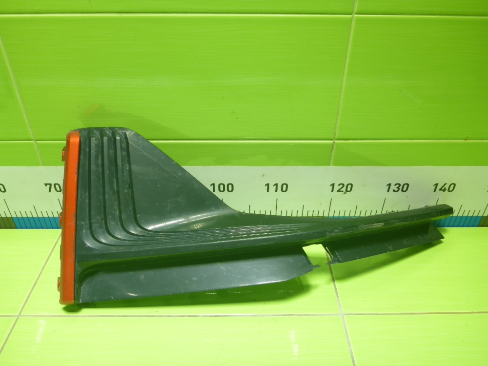 Накладка переднего бампера правая