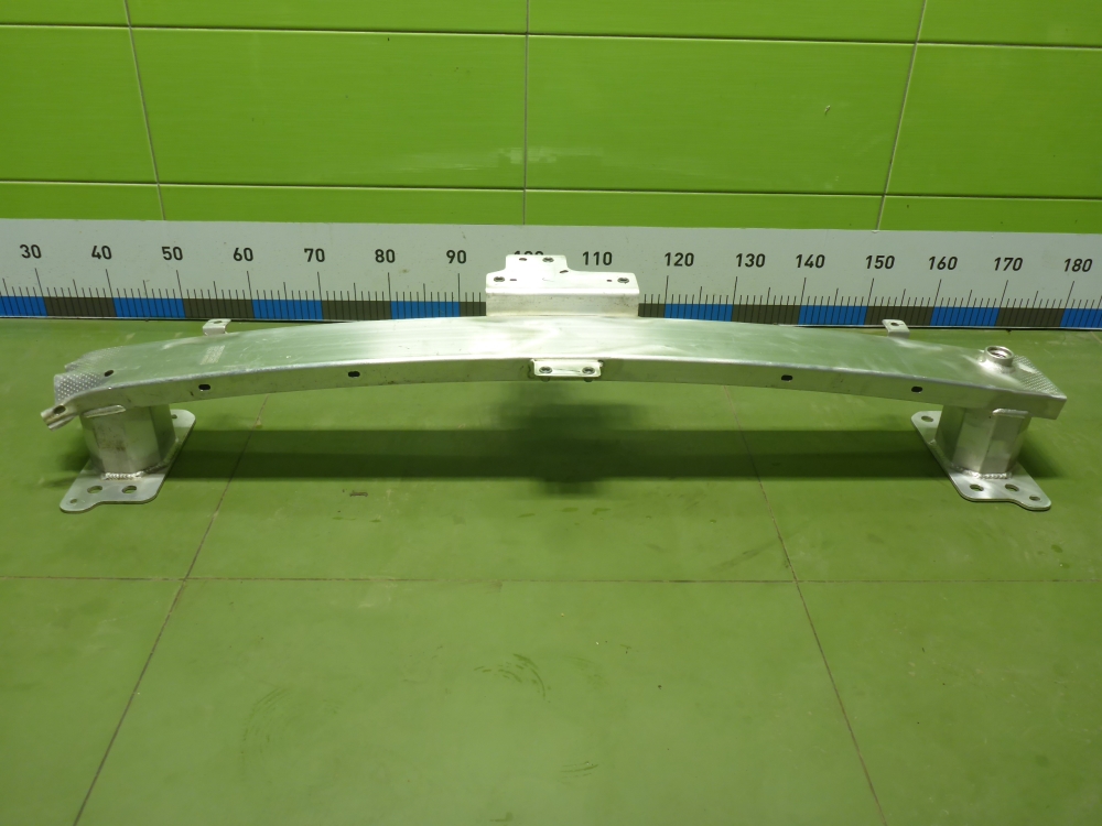 Усилитель переднего бампера