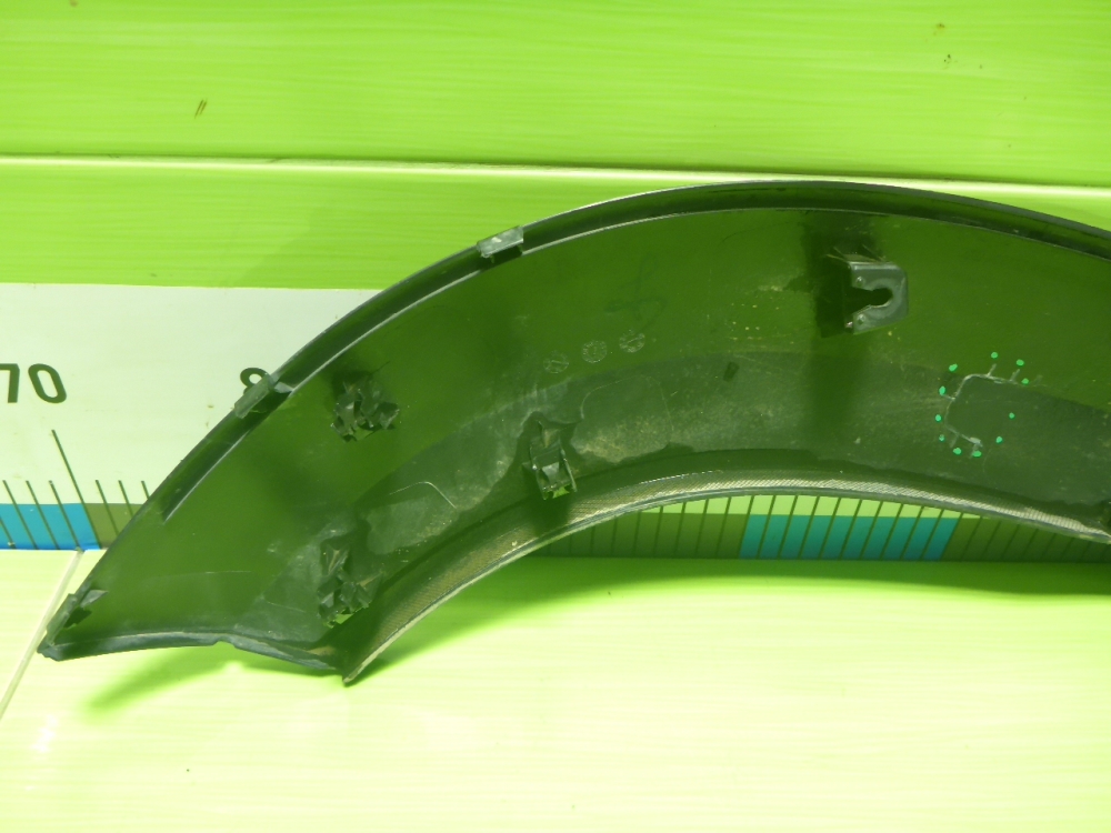 Накладка заднего крыла левого