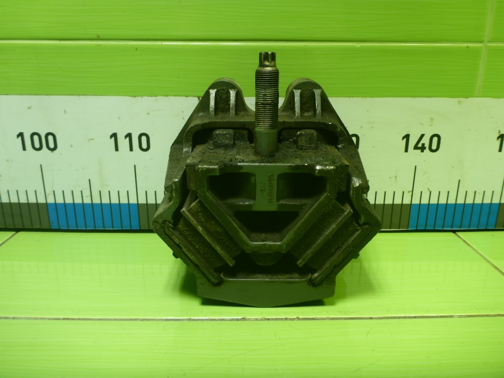 Опора двигателя передняя