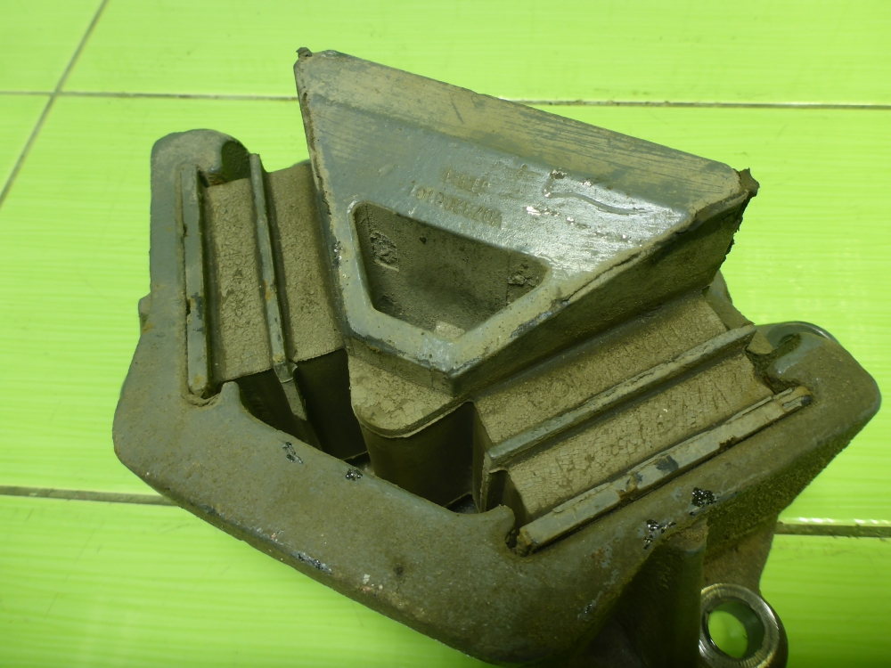 Опора двигателя