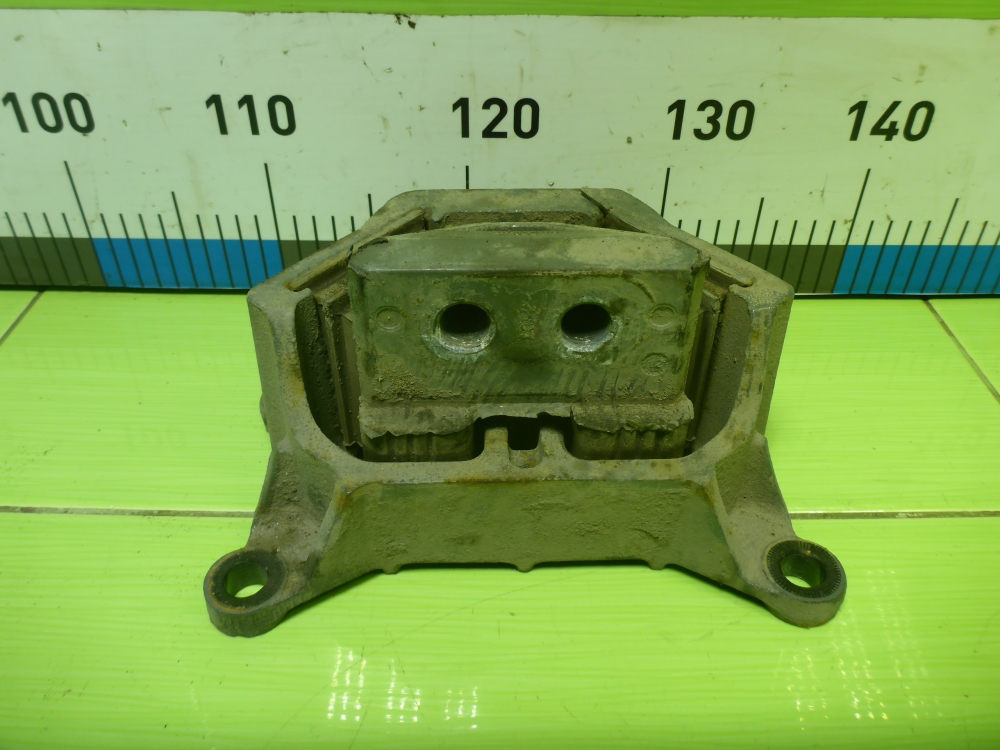 Опора двигателя задняя