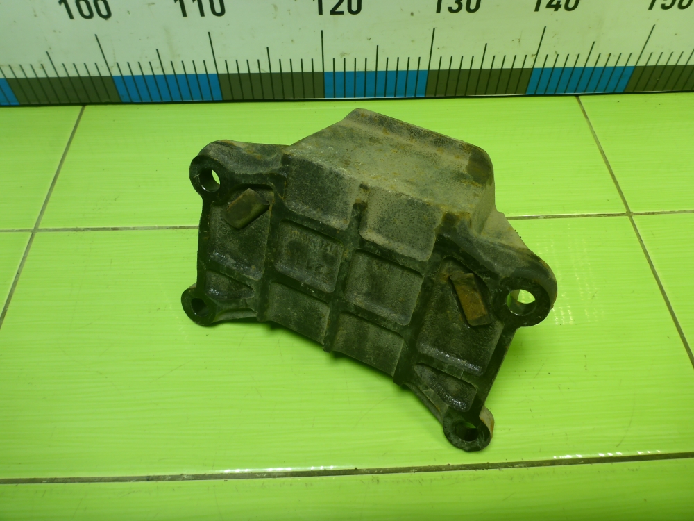 Опора двигателя задняя