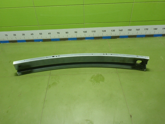 Усилитель переднего бампера