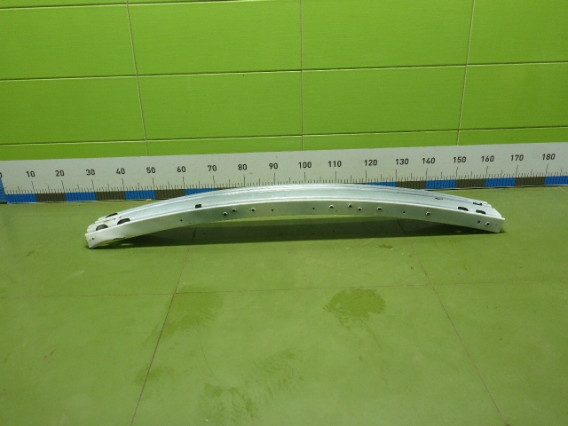 Усилитель переднего бампера