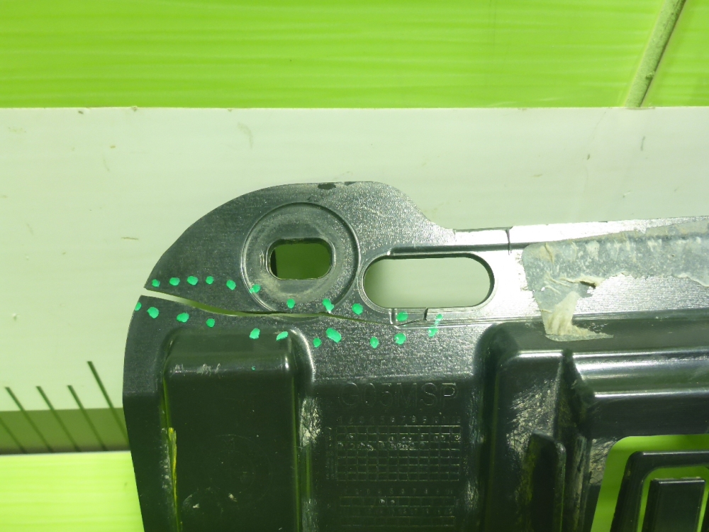 Кронштейн заднего бампера