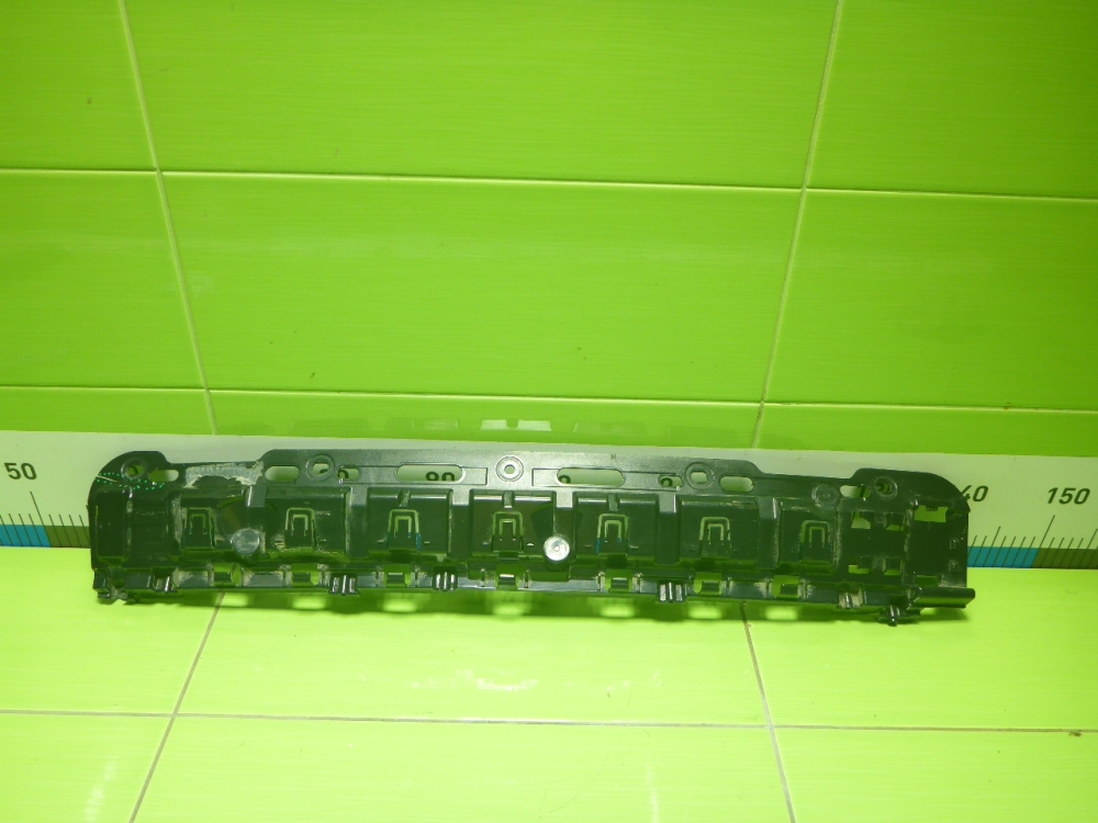 Кронштейн заднего бампера