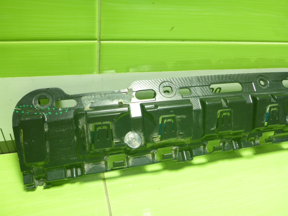 Кронштейн заднего бампера