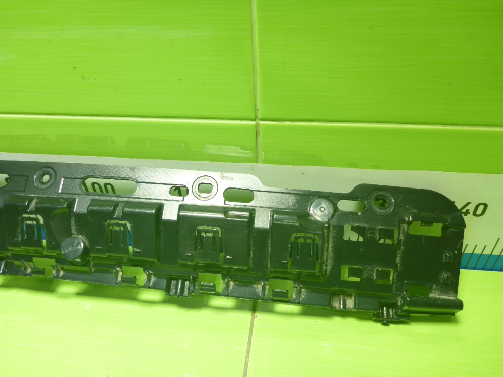 Кронштейн заднего бампера