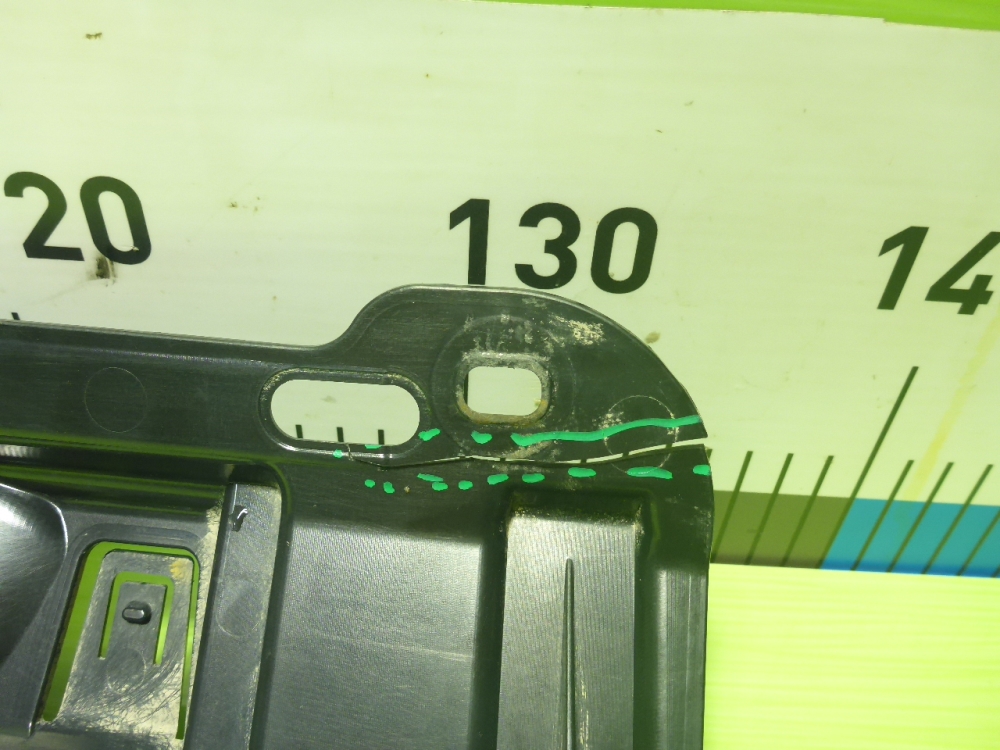 Кронштейн заднего бампера