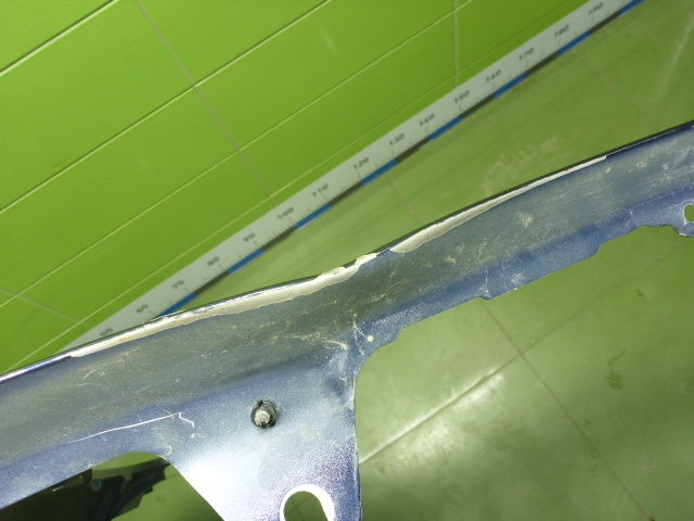 Крыло переднее правое