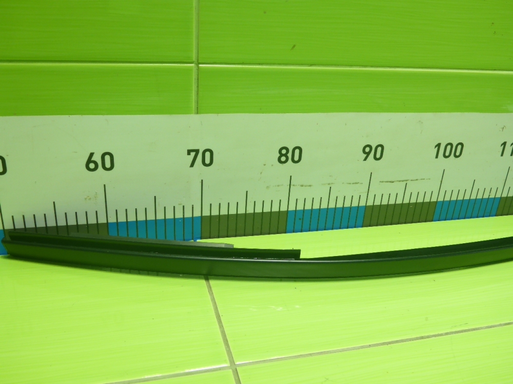 Молдинг лобового стекла