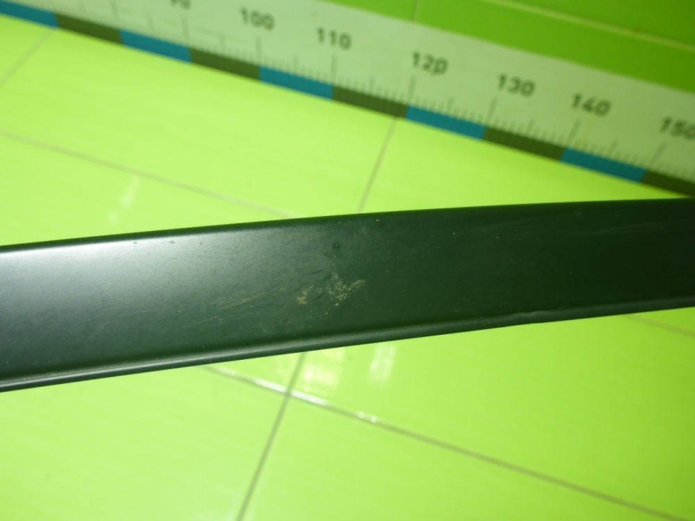 Молдинг лобового стекла