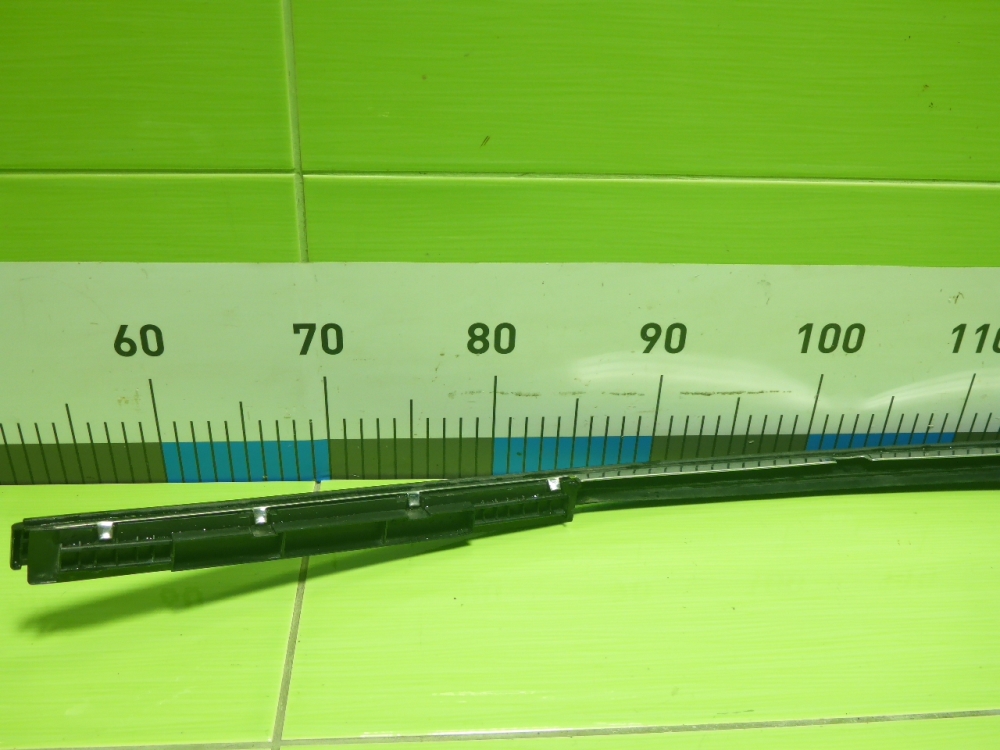 Молдинг лобового стекла