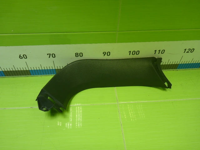 Обшивка двери багажника