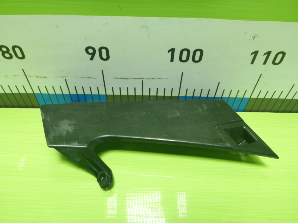 Кронштейн переднего бампера левый