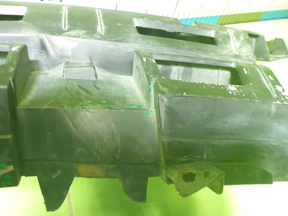 Решетка в бампер центральная