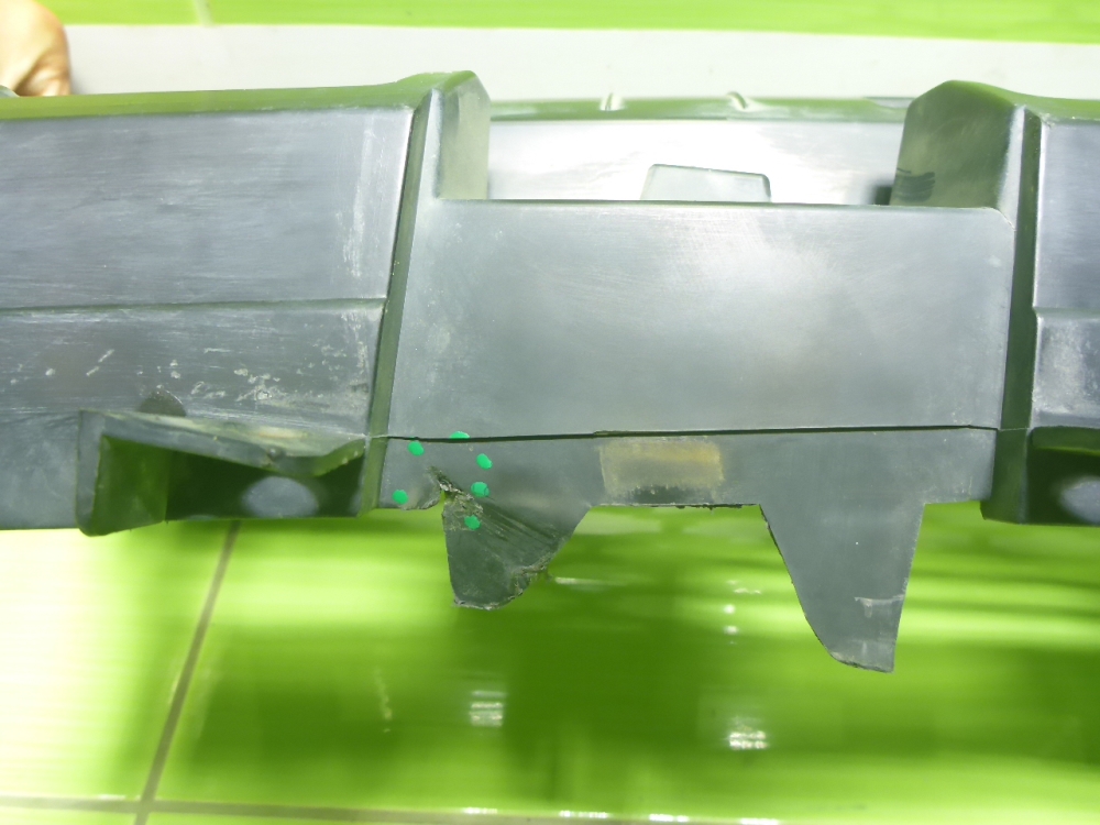 Решетка в бампер центральная