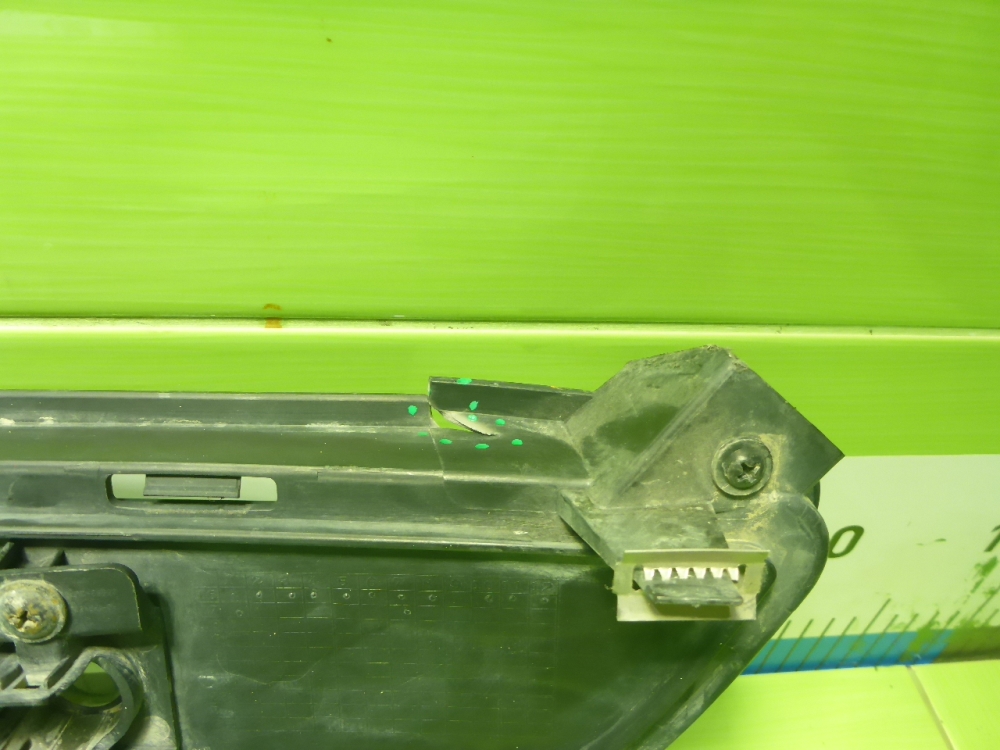 Решетка в бампер центральная