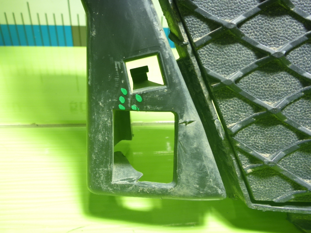 Решетка в бампер центральная