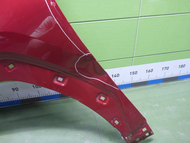 Крыло переднее левое