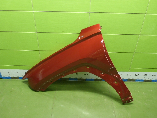 Крыло переднее левое