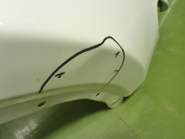 Крыло переднее правое