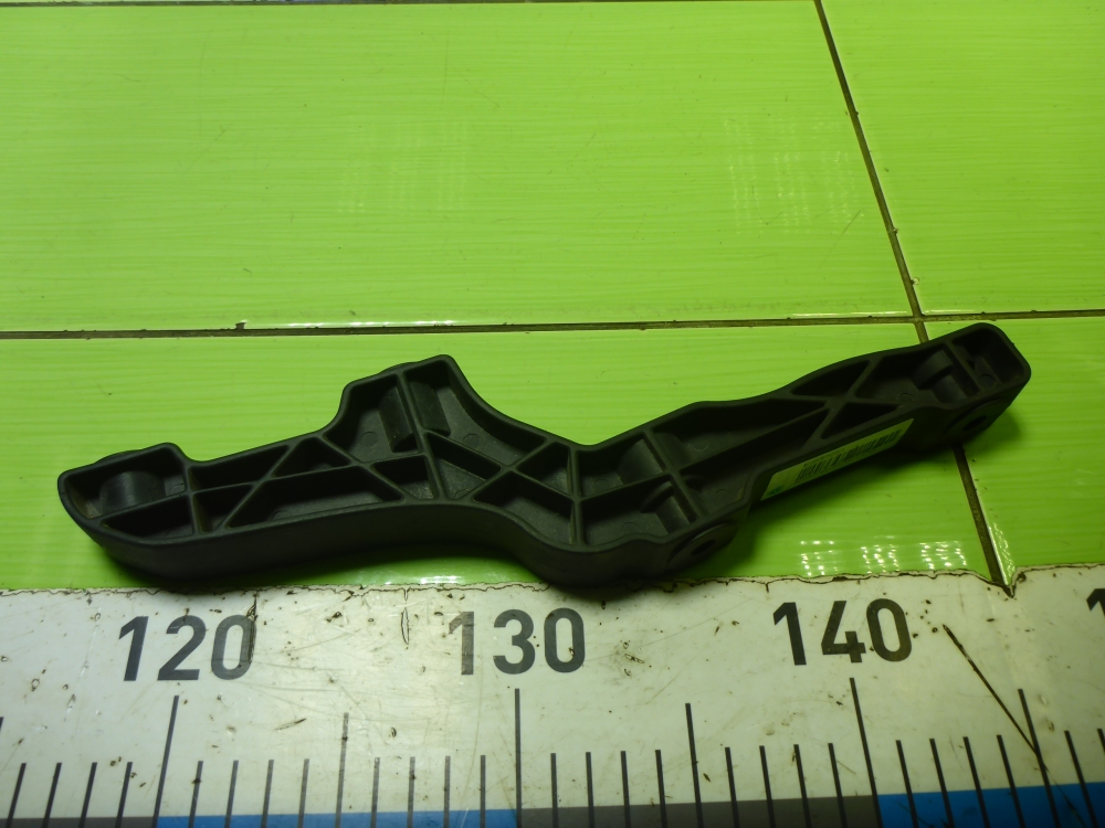 Кронштейн солнцезащитного козырька