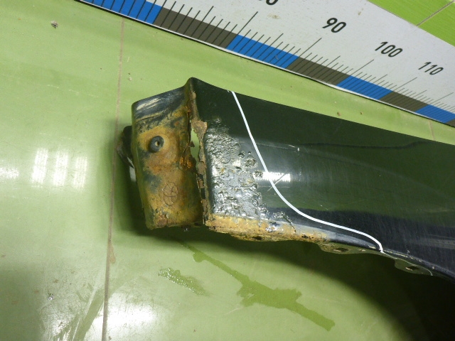 Крыло переднее правое