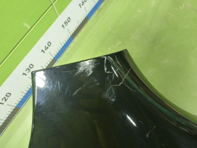 Крыло переднее правое